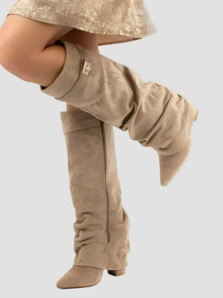 Vysoké Čižmy s Elegantným Dizajnom